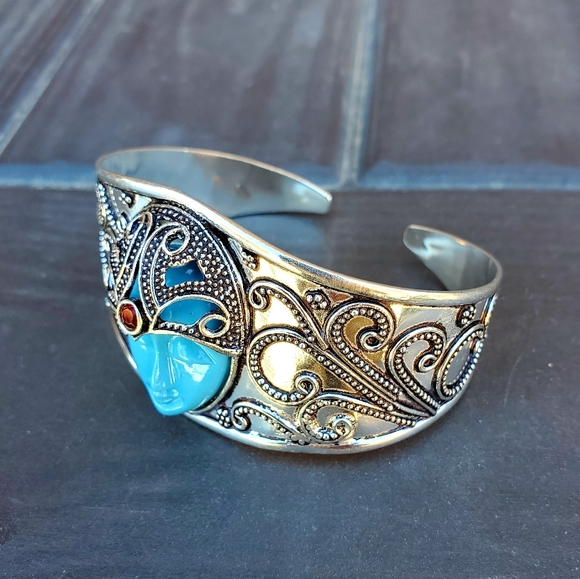 New Carved Goddess Face Garnet Silver Bracelet. - Picture 3 of 8